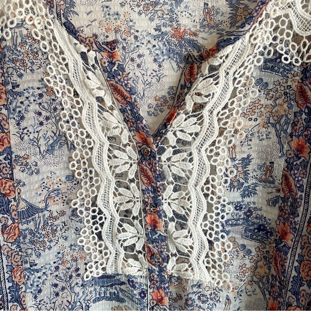 Anthropologie HD in Paris Chinoiserie Peasant Button Down Blouse, Size 2 - Picture 5 of 11